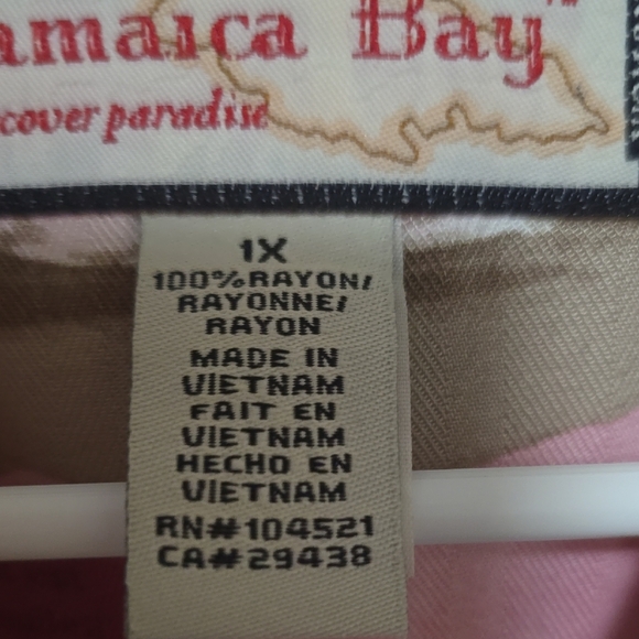 Pink Floral Sleeveless Blouse - Picture 7 of 7